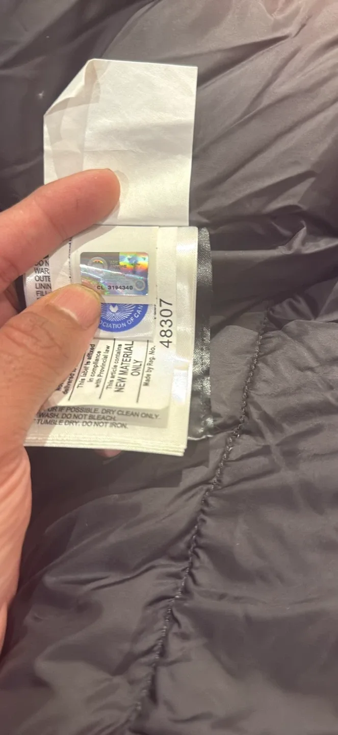 Canada Goose Red Parka - Size L image indicator(5)