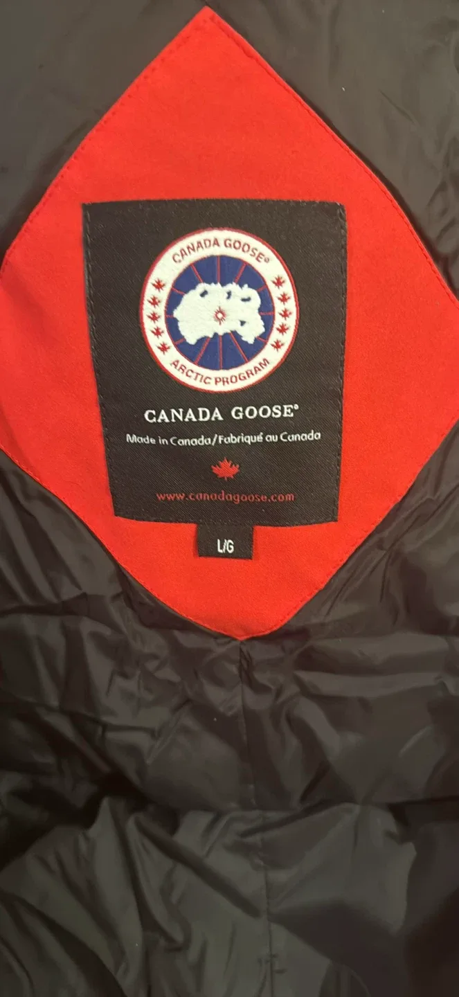 Canada Goose Red Parka - Size L image indicator(2)