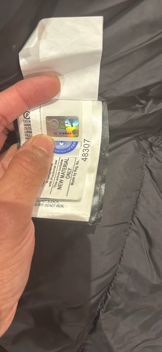 Canada Goose Red Parka - Size L image indicator(3)