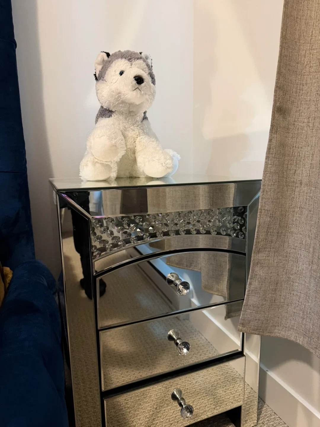 King size bed and nightstands for sale ! image indicator(4)