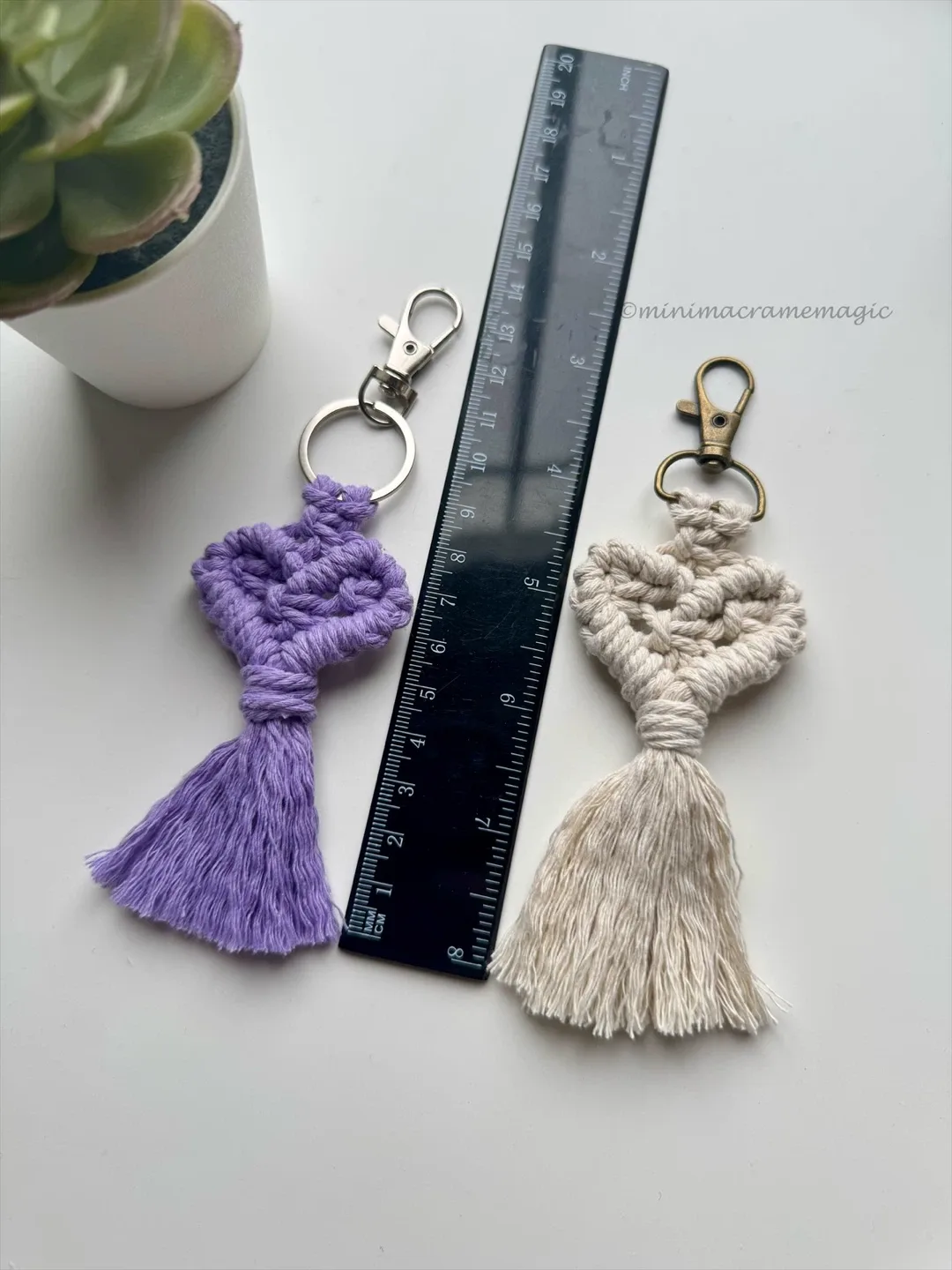 Handmade Macrame Heart Tassel Keychain image indicator(3)