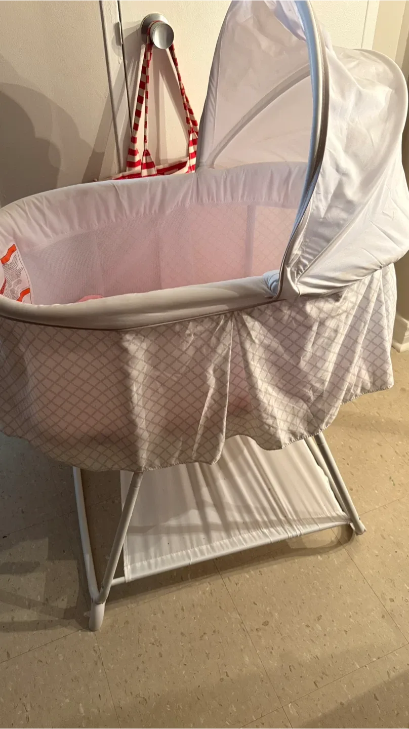 Baby Bassinet - Like New Condition