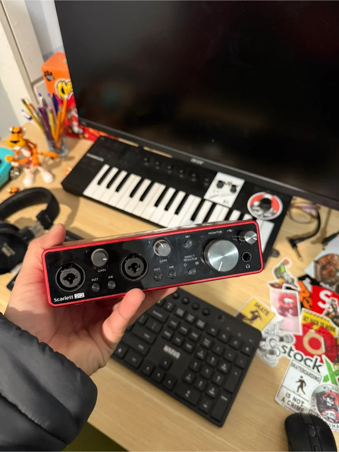 Focusrite Scarlett 2i2 Audio Interface image indicator(2)