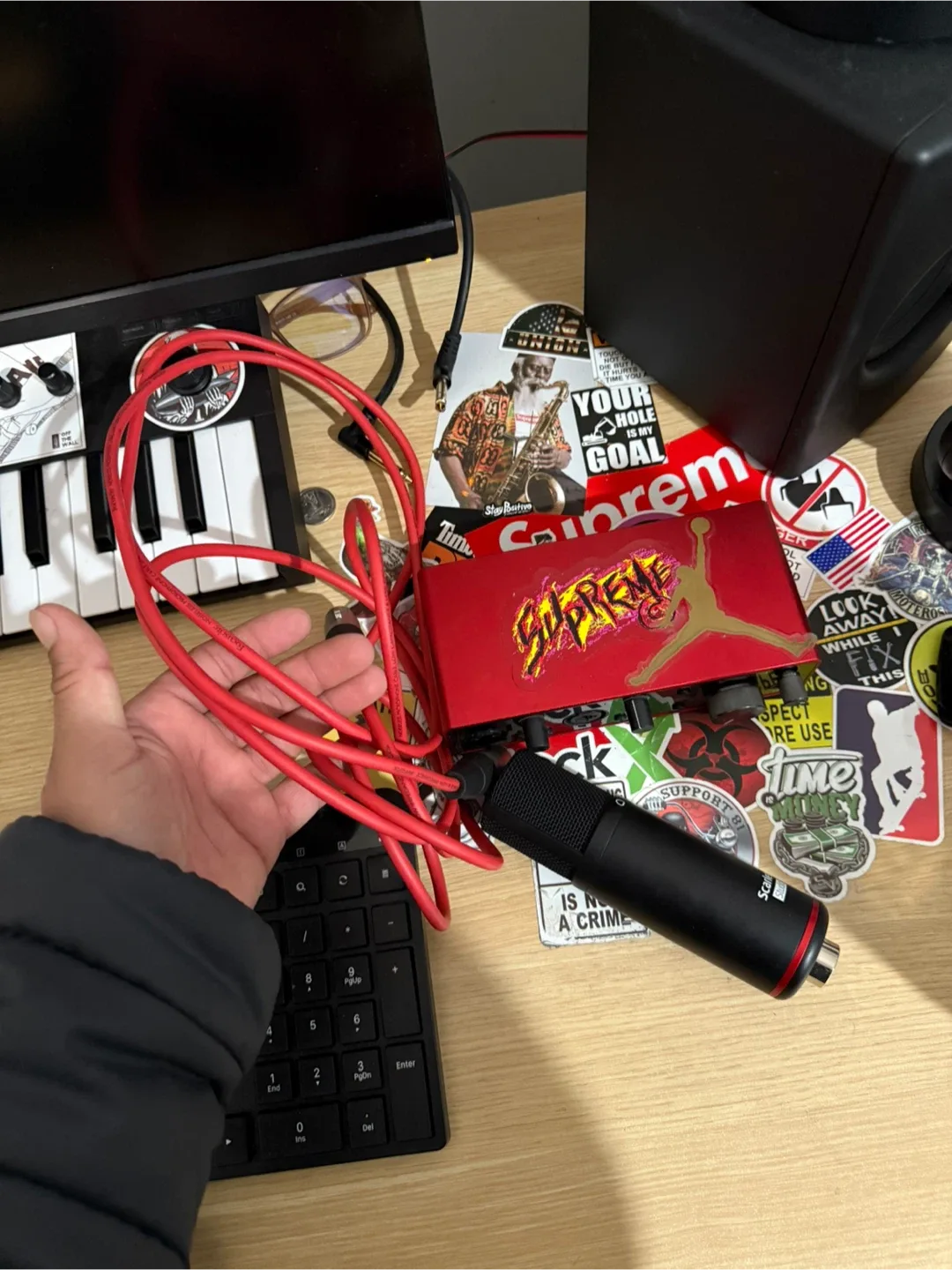 Focusrite Scarlett 2i2 Audio Interface image indicator(7)