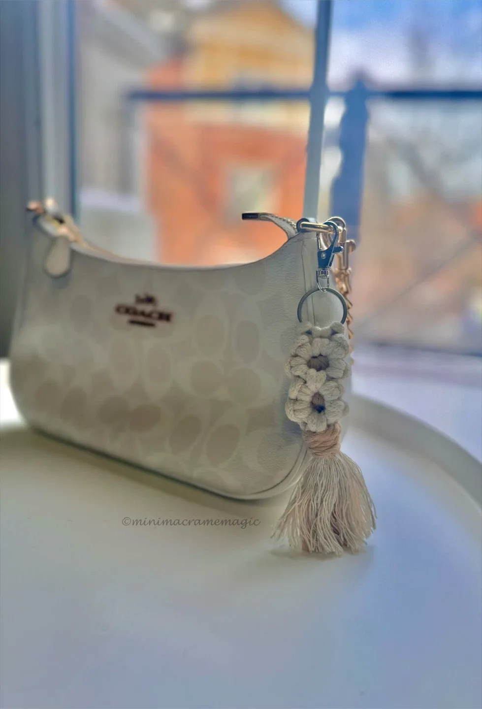 Handmade Macrame Flower Keychain image indicator(3)