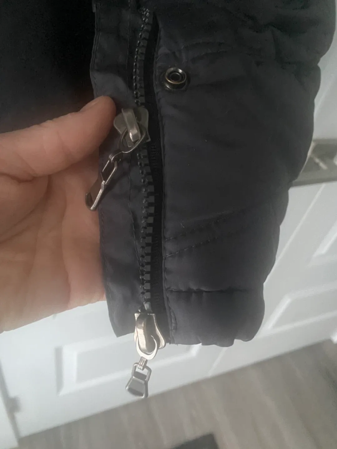 Grey Puffer Jacket image indicator(5)