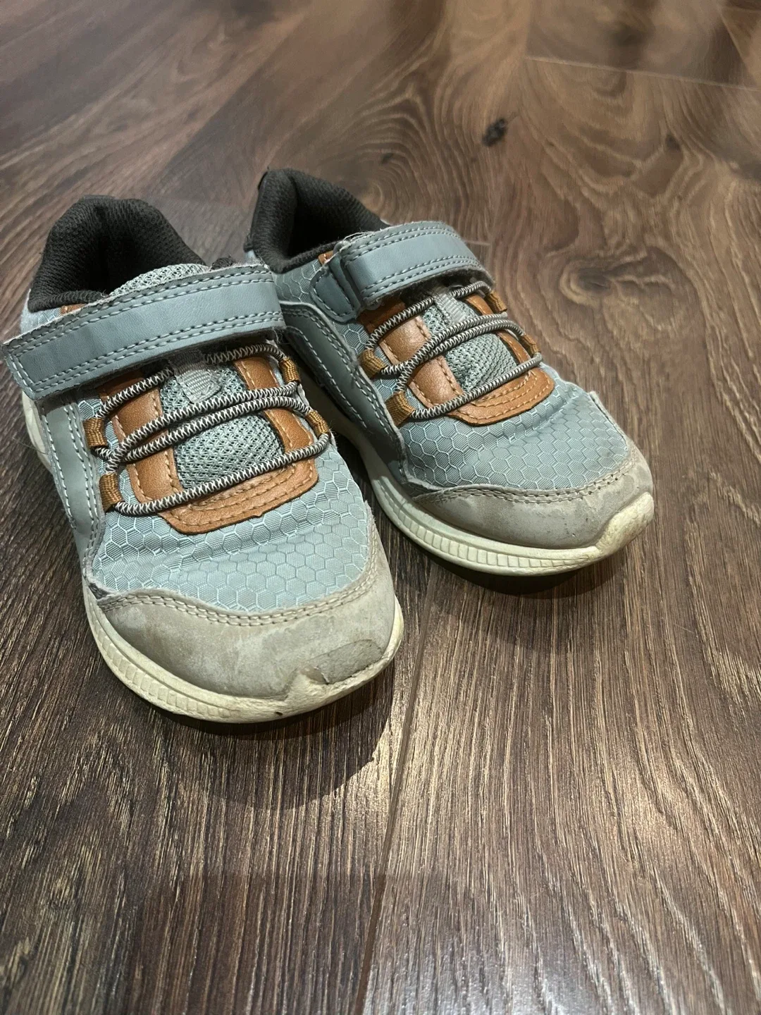 Carter's Kids' Sneakers(size 11) image indicator(2)