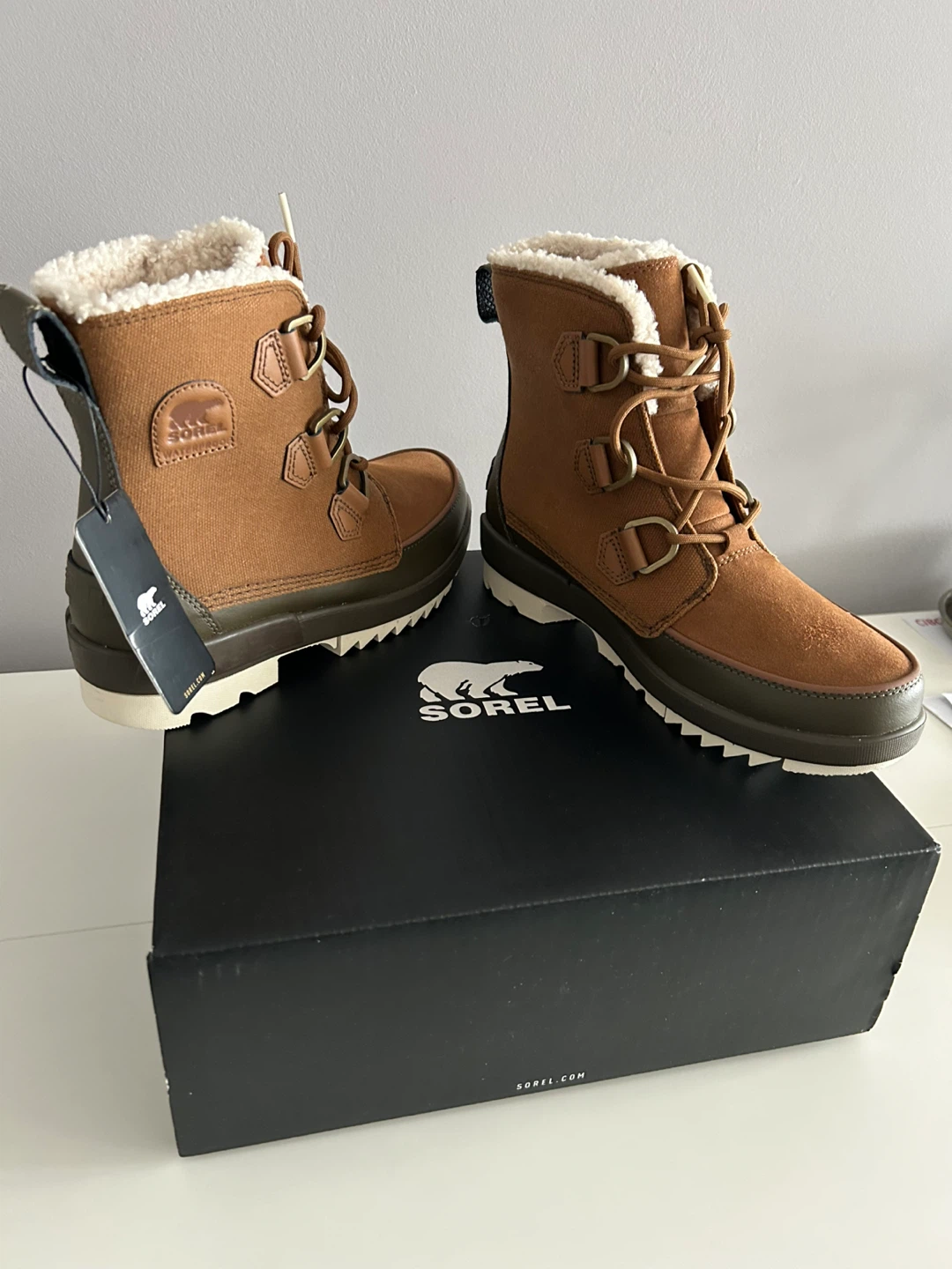 New Sorel women’s boots - Size 8.5