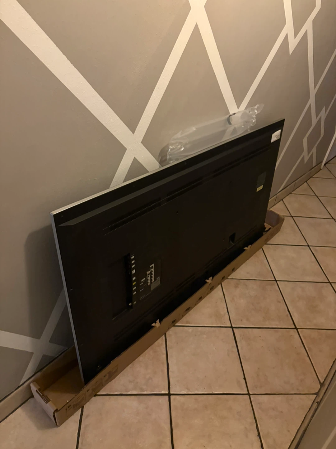 Samsung 65” LED flat-screen TV - photo 2
