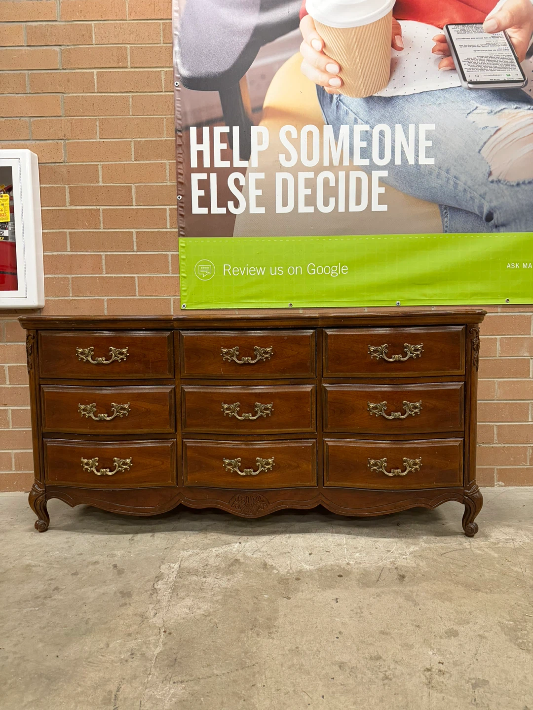 Bassett 9-Drawer Dresser