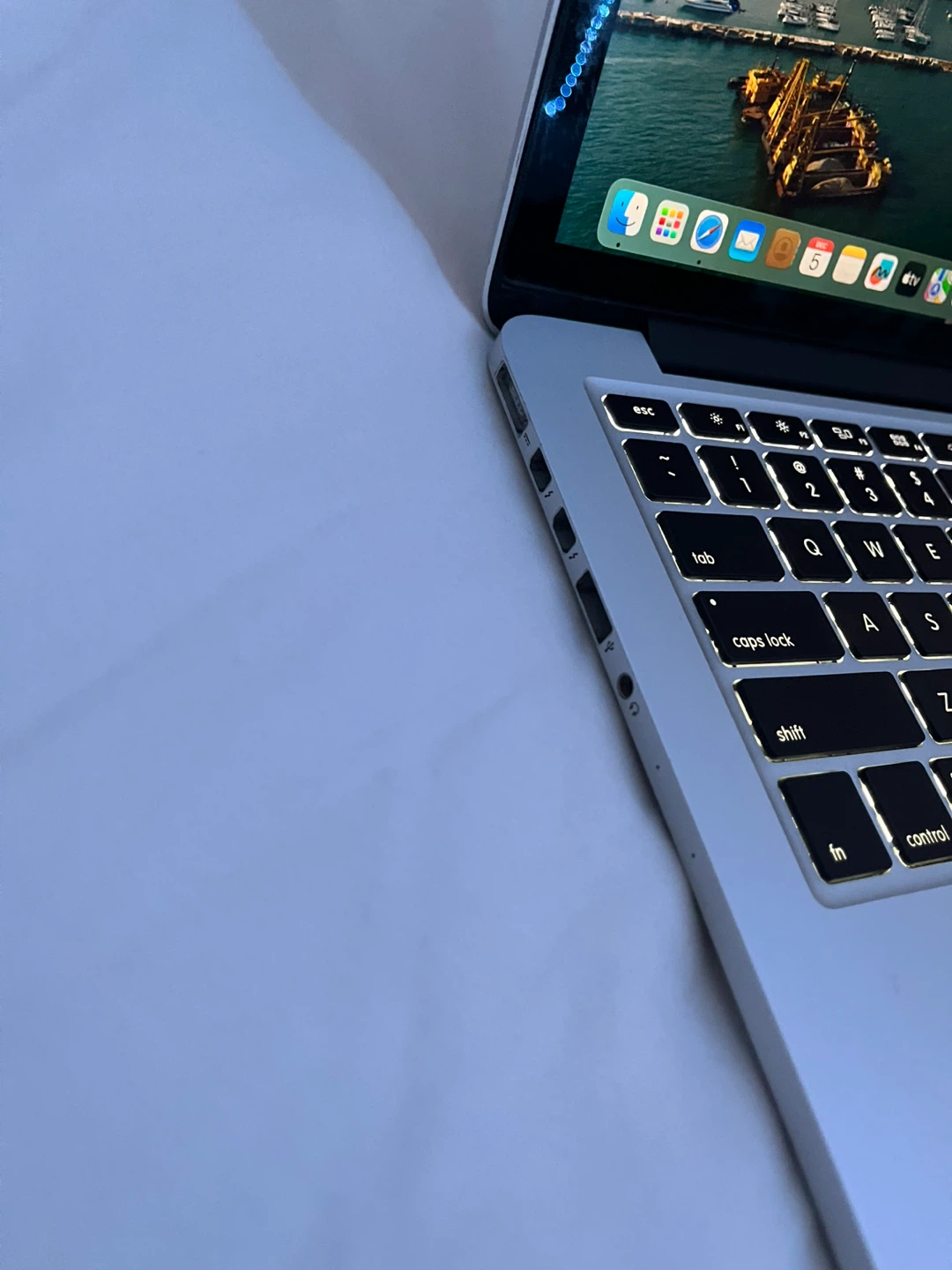 2014 MacBook Pro Intel i5 8gb 256gb SSD macOS Sequoia - photo 4