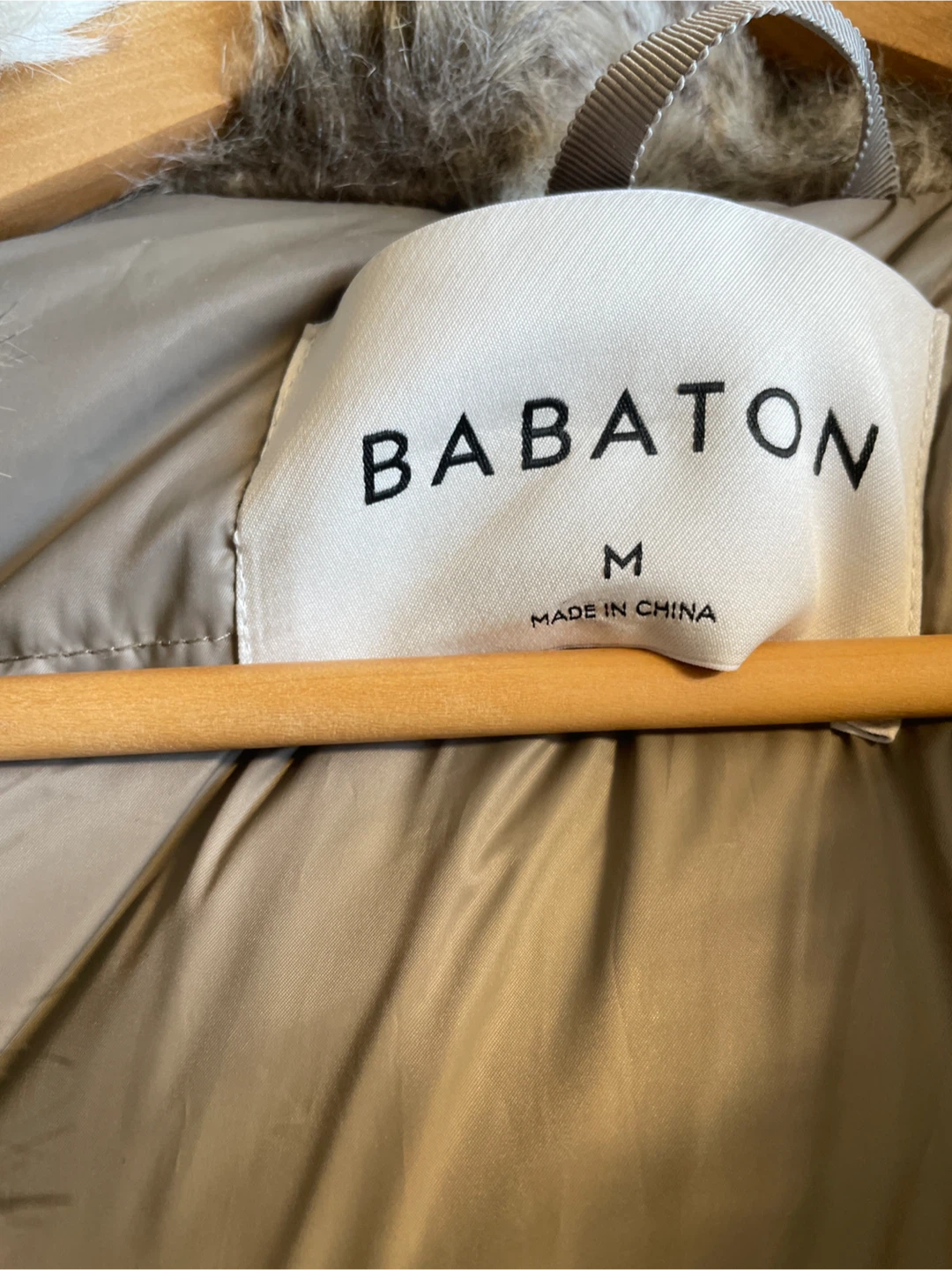 Aritzia Babaton Gilligan Parka - Size M - photo 3