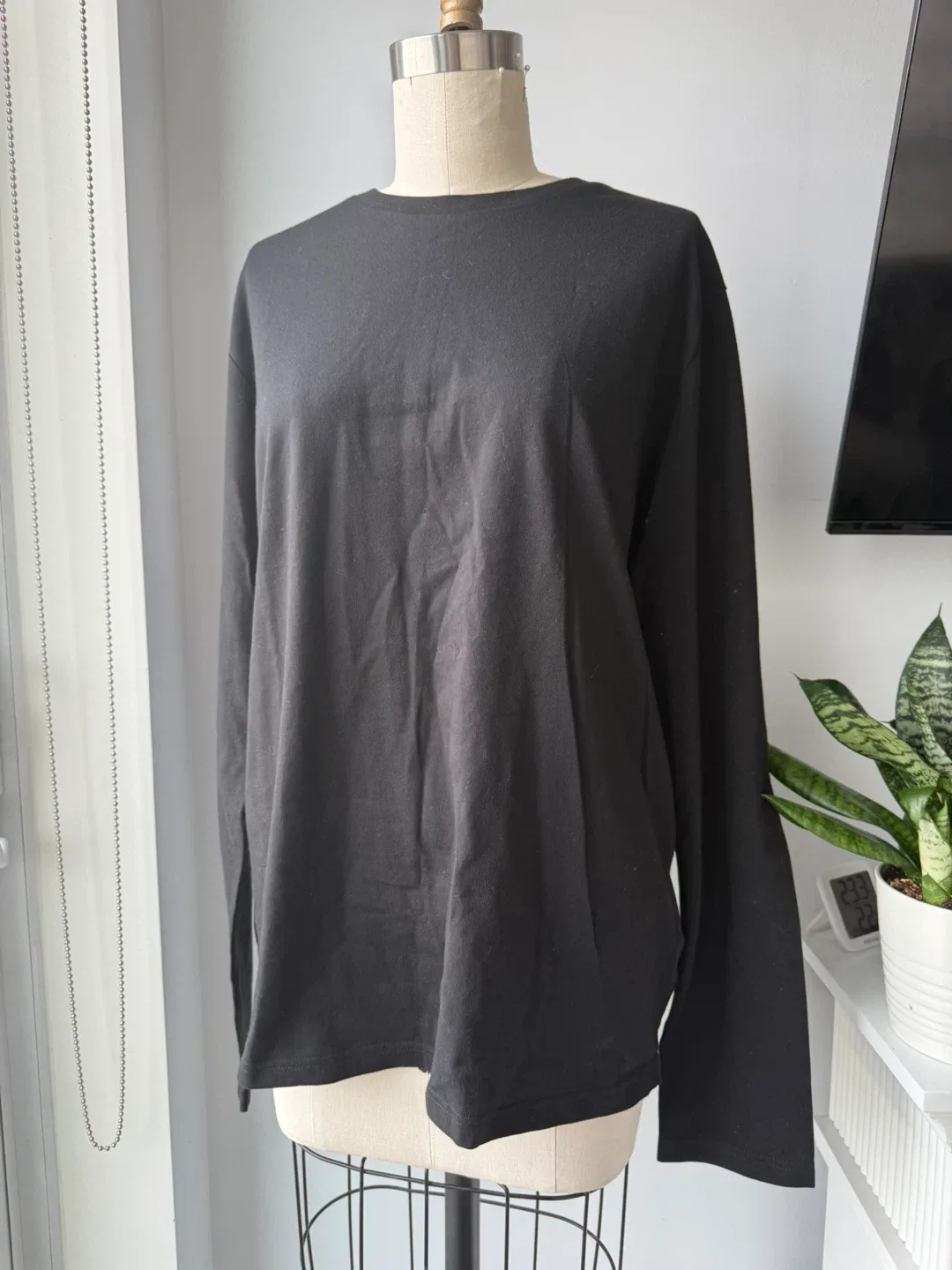 Black Noise Records Long Sleeve Shirt size medium image indicator(2)