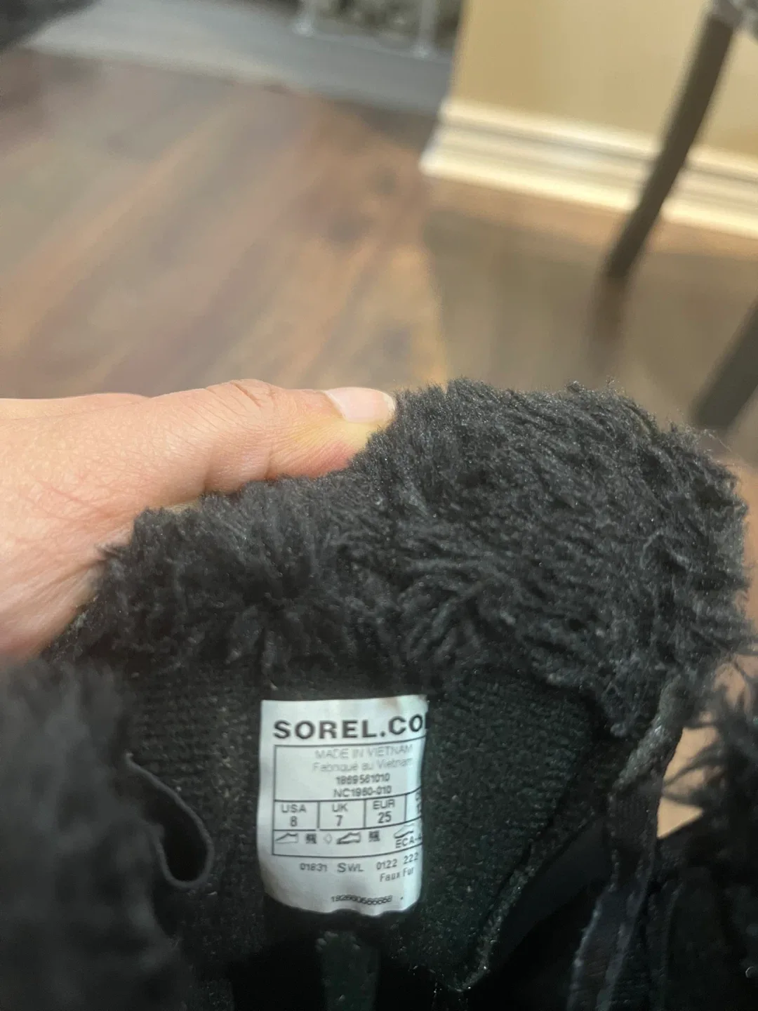 Sorel Black Winter Boots - Size 8 image indicator(2)