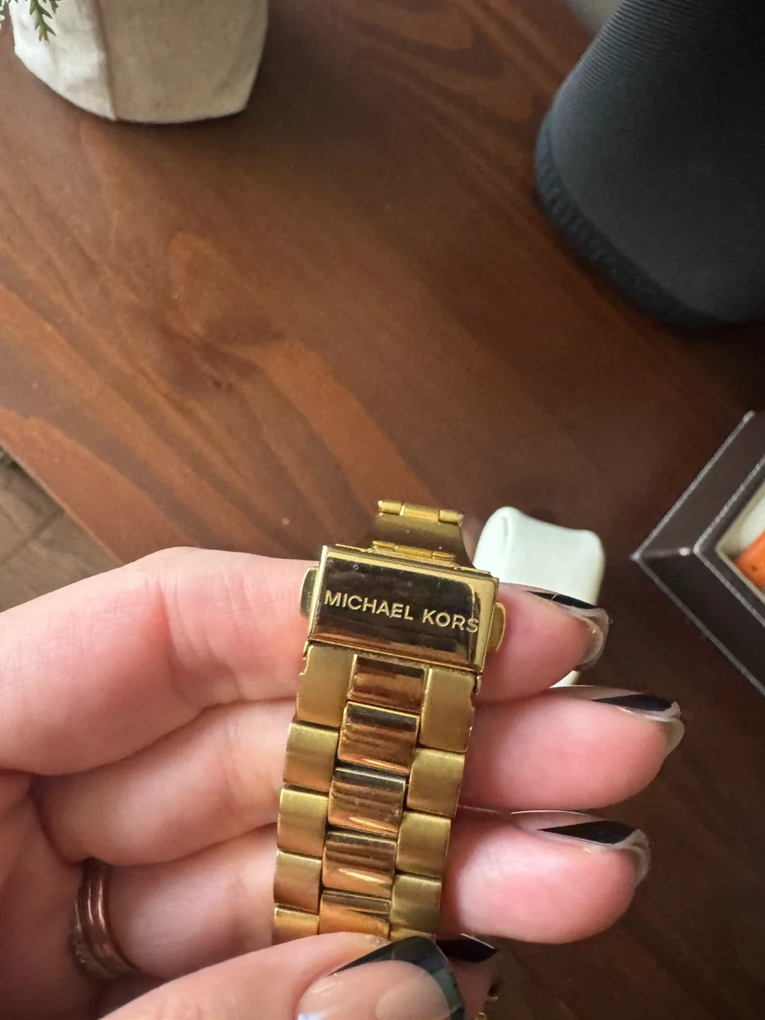 Michael Kors Gold Watch Limited Edition image indicator(4)