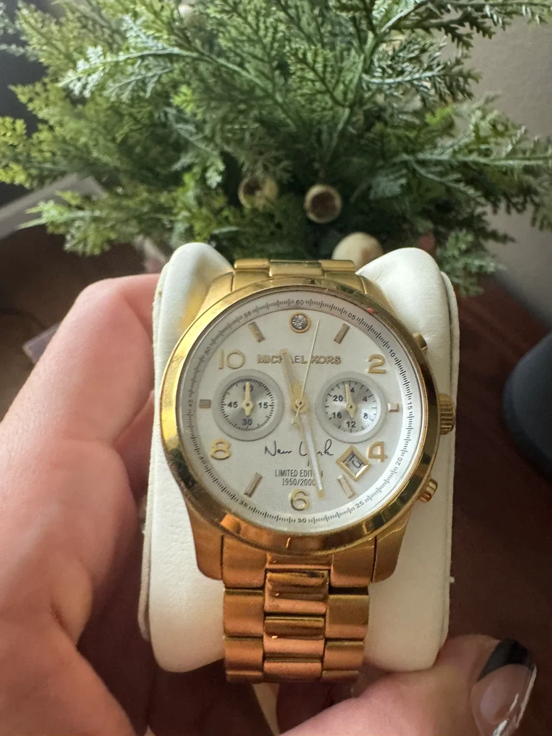 Michael Kors Gold Watch Limited Edition image indicator(2)