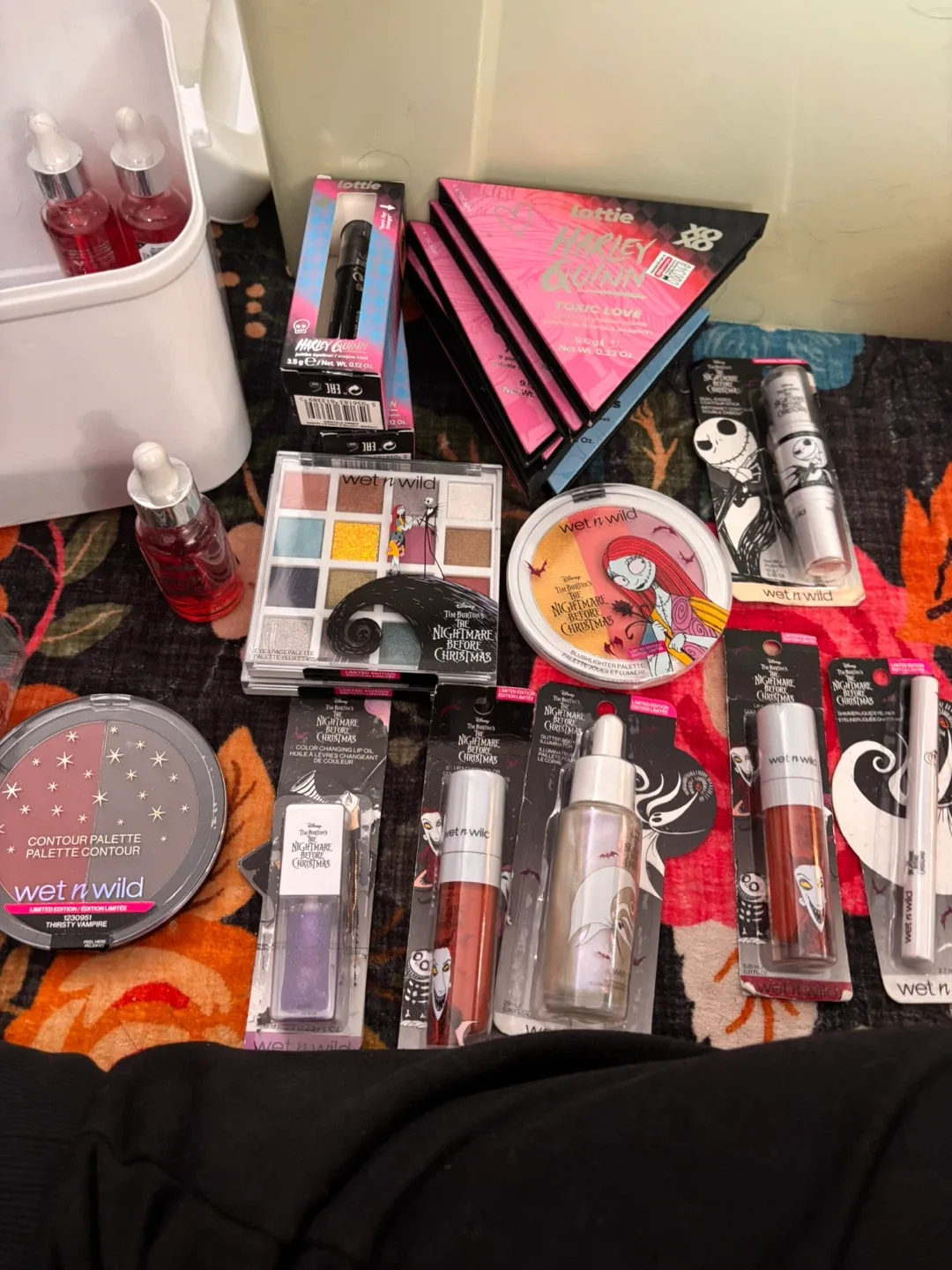 Mixed Lot of Makeup image indicator(4)