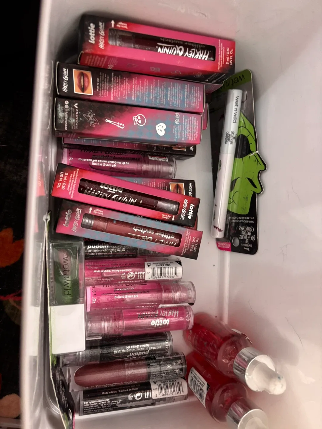 Mixed Lot of Makeup image indicator(3)