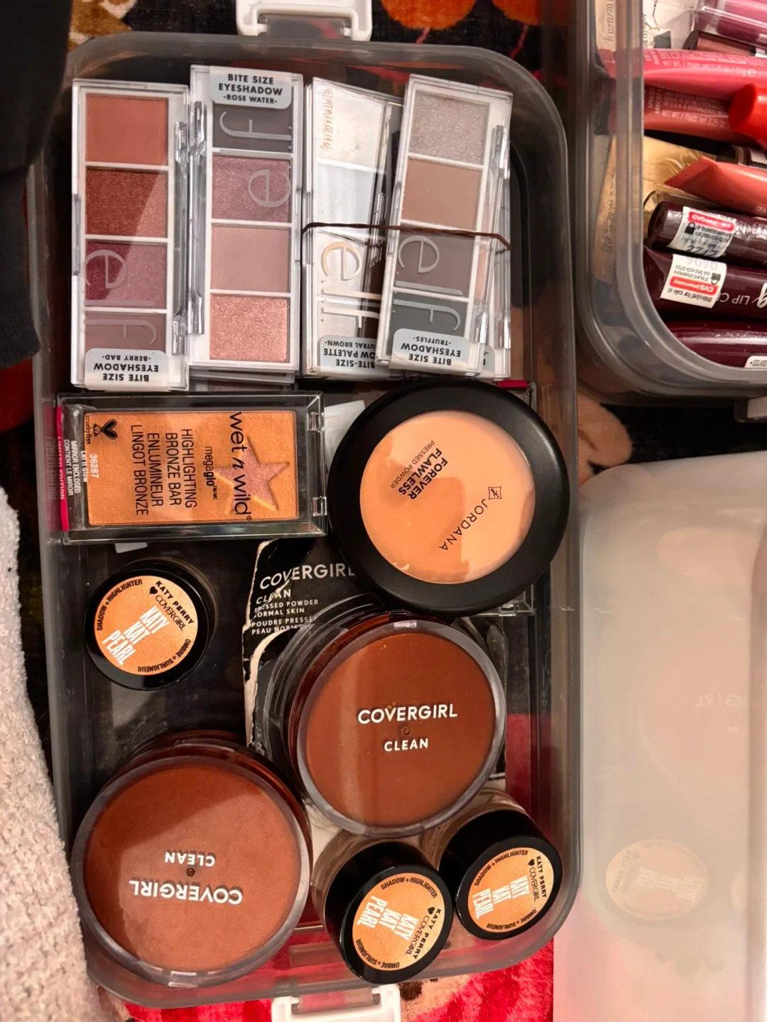 Mixed Lot of Makeup image indicator(5)