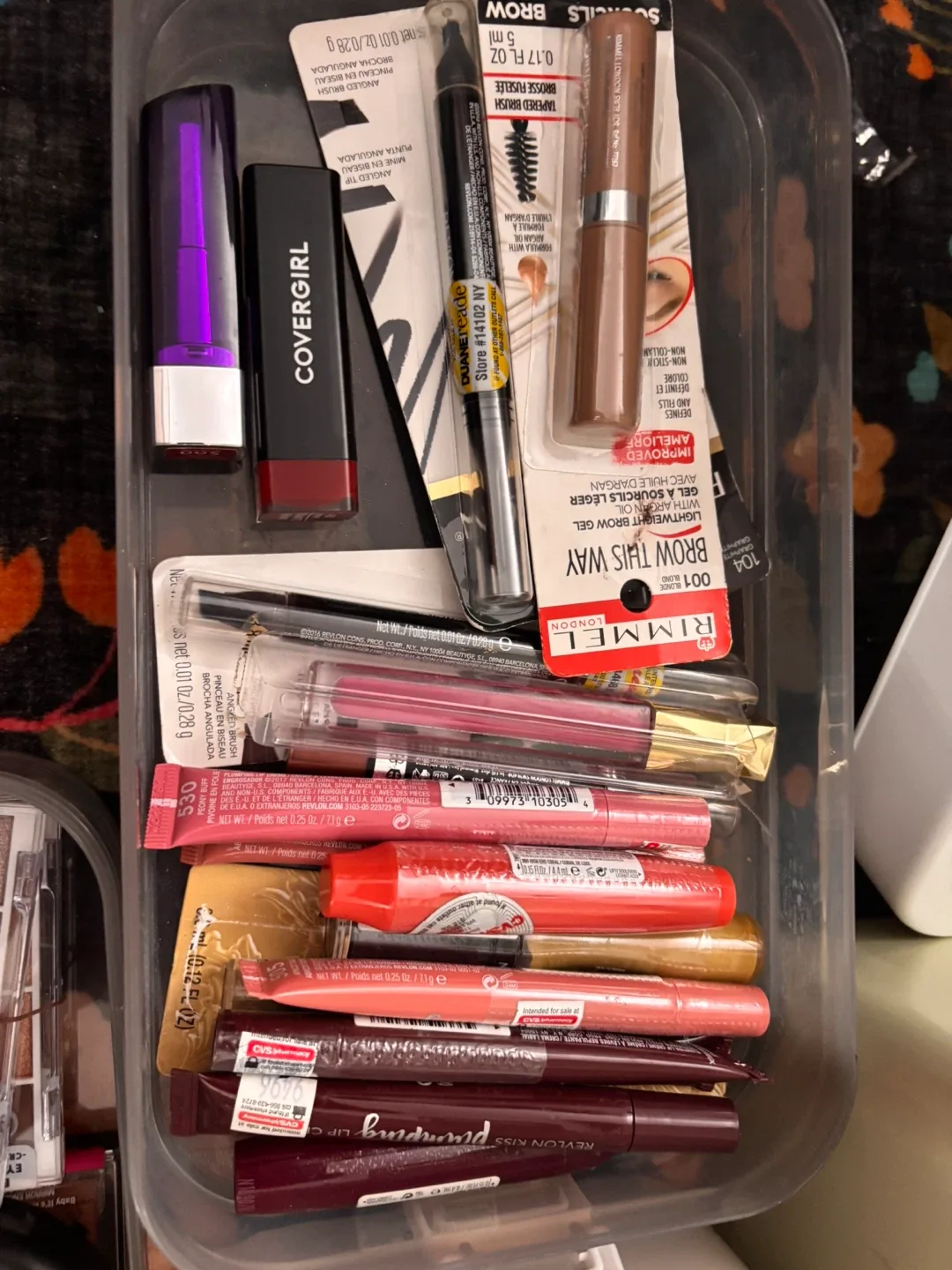 Mixed Lot of Makeup image indicator(2)