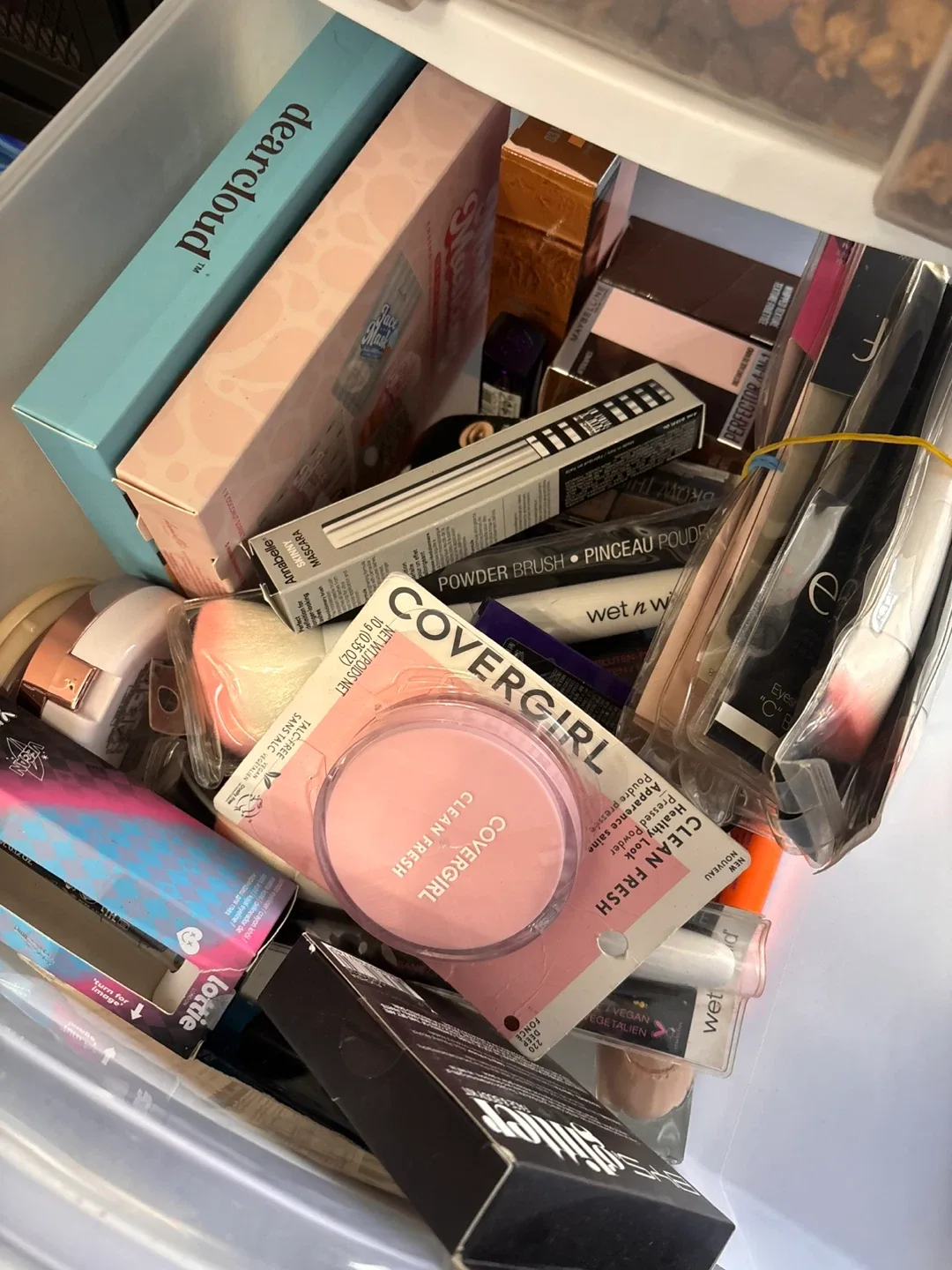 Mixed Lot of Makeup image indicator(8)