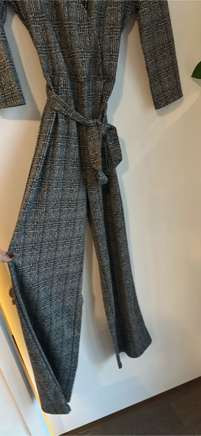 Le Château - Grey Plaid Jumpsuit - photo 4