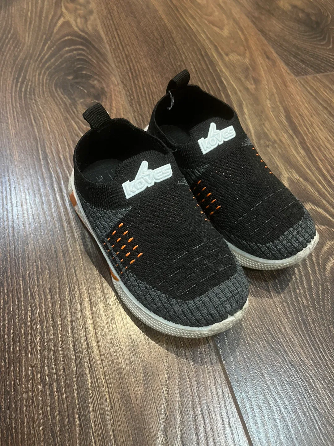 Koves Black Slip-On Shoes, Size 8