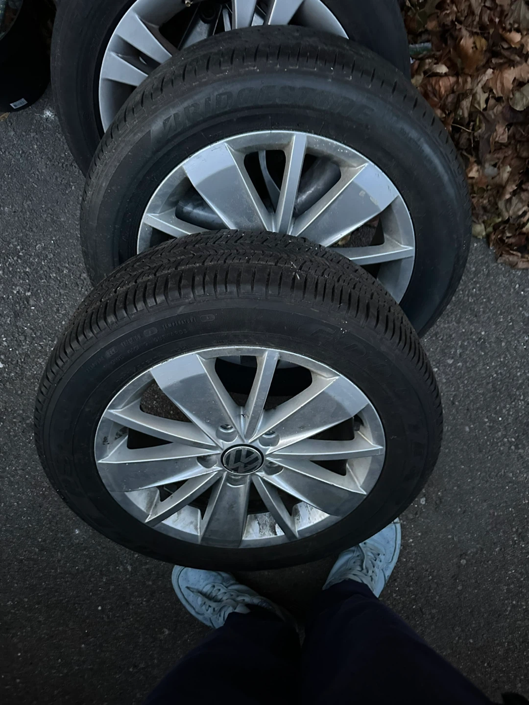 Set of 4 Volkswagen Rims & Bridgestone Tires - photo 3