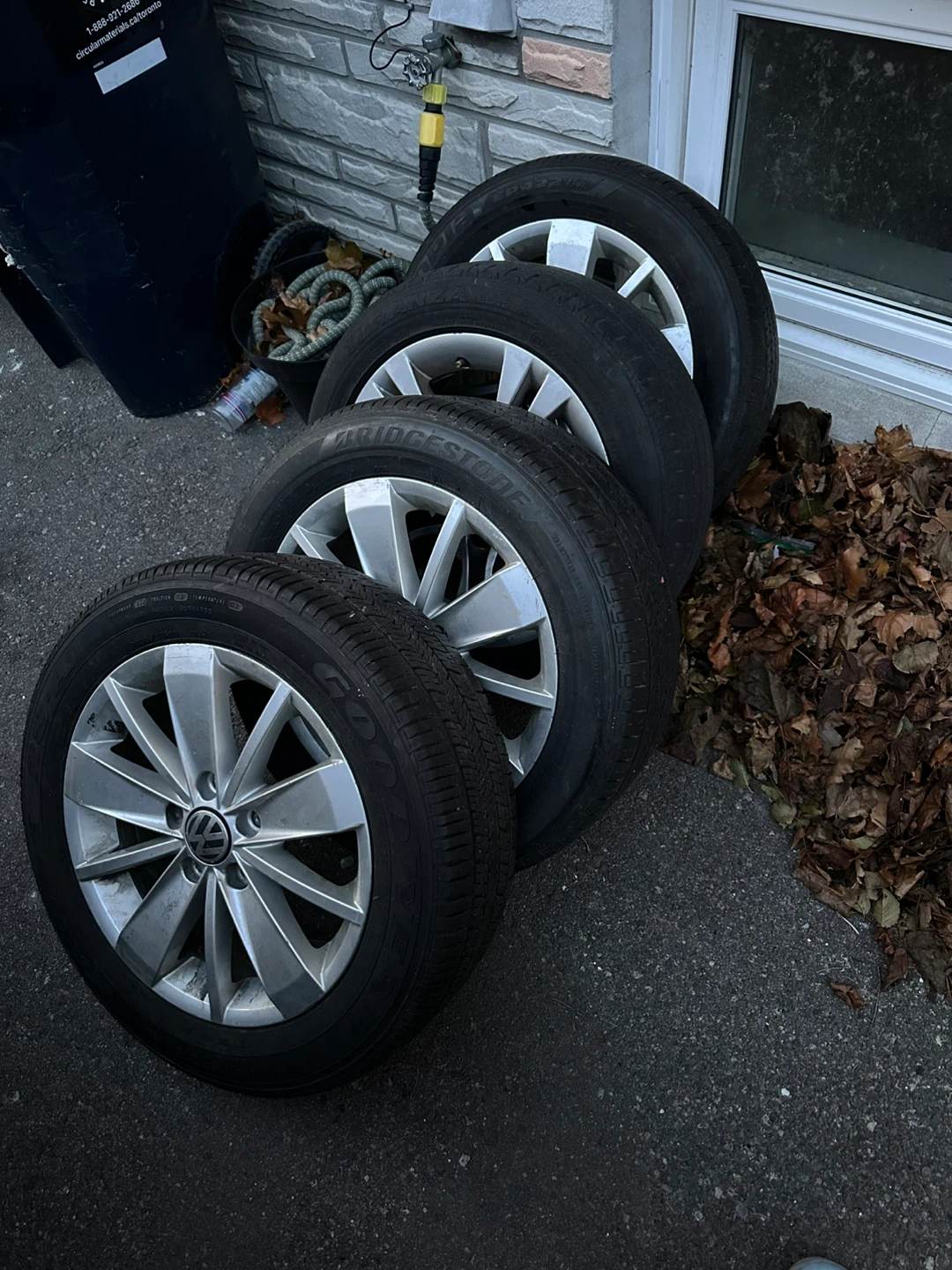 Set of 4 Volkswagen Rims & Bridgestone Tires - photo 2