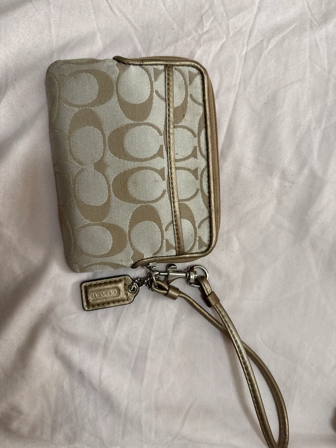 Coach Wristlet Purse image indicator(2)