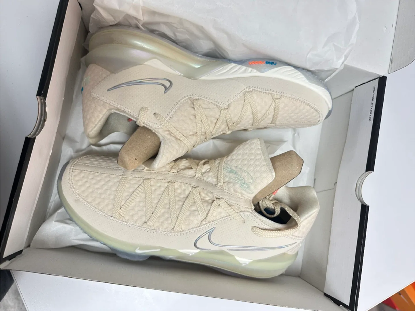 Nike LeBron XVII 17 Low Cream Size 12.5 image indicator(3)