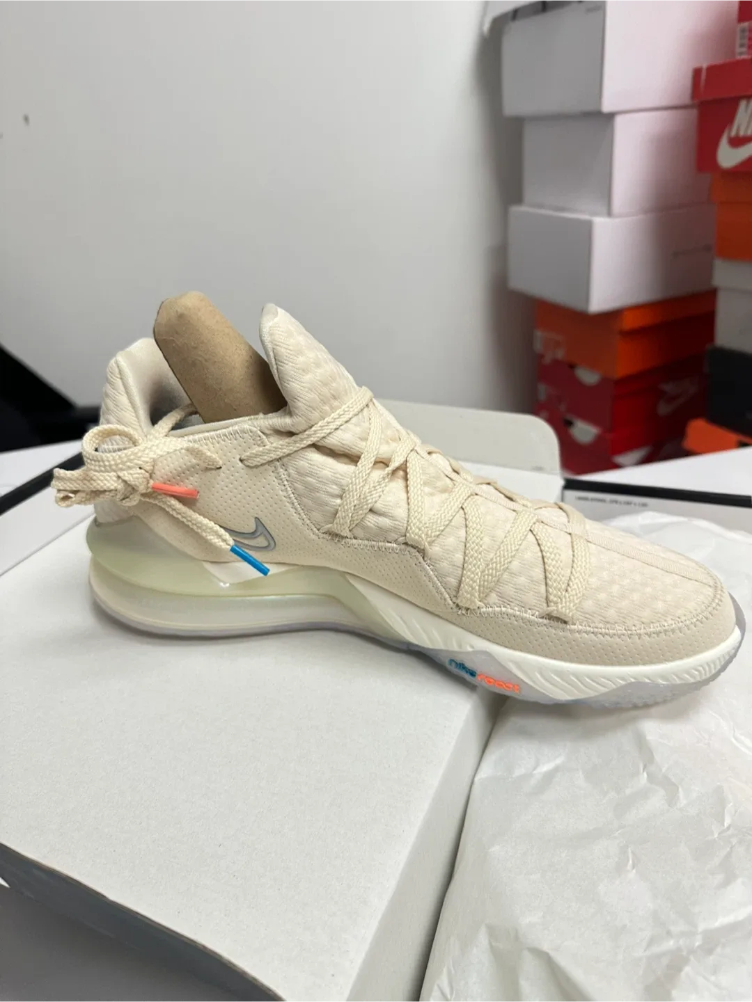 Nike LeBron XVII 17 Low Cream Size 12.5 image indicator(2)