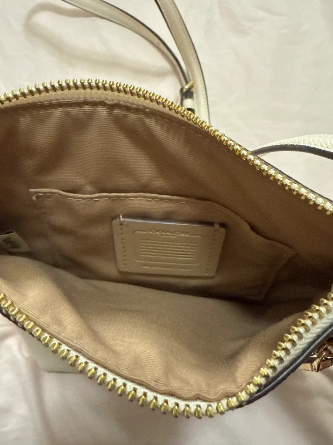 Coach White Leather Crossbody Bag image indicator(3)