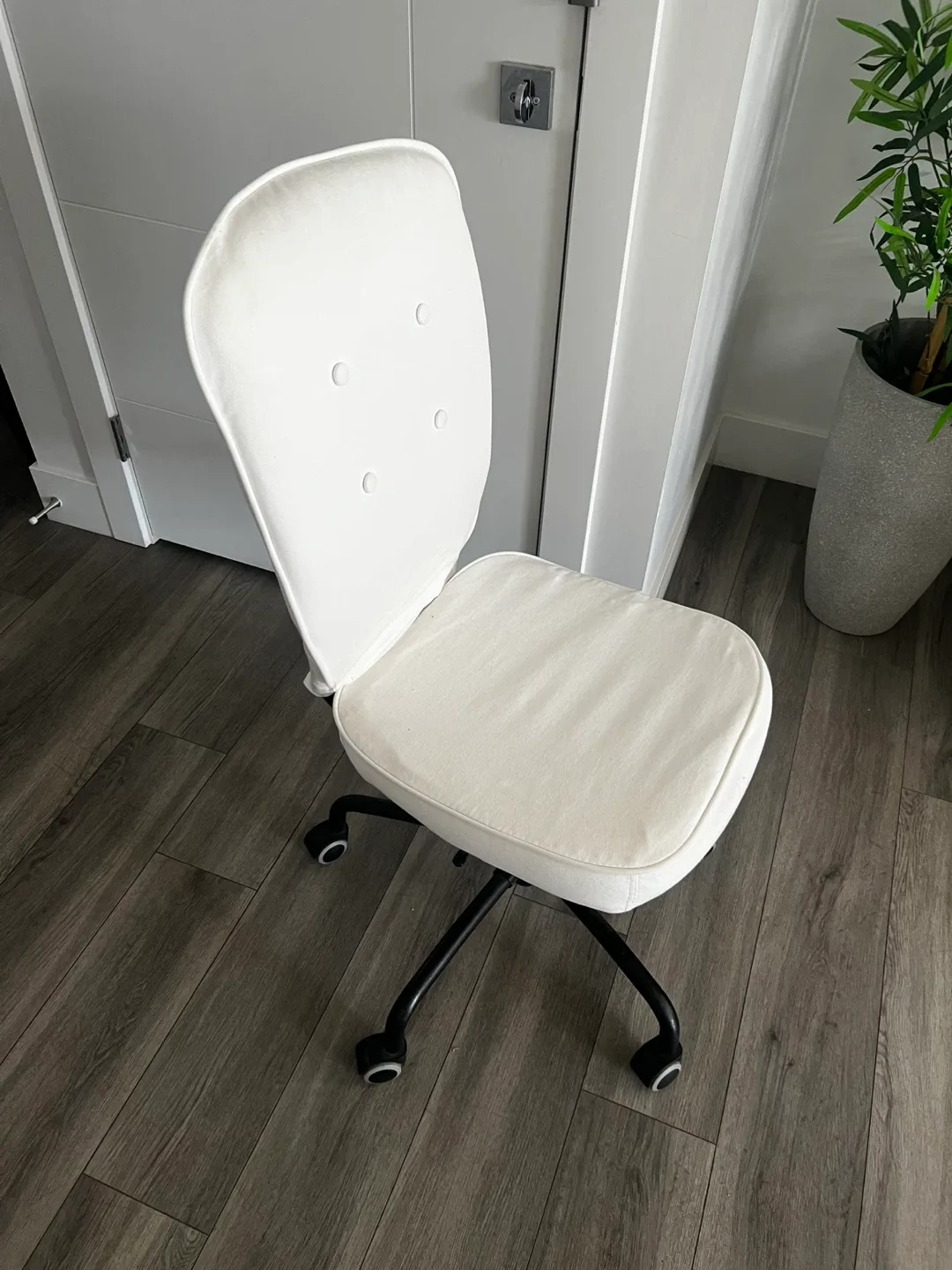 Desk Chair image indicator(5)