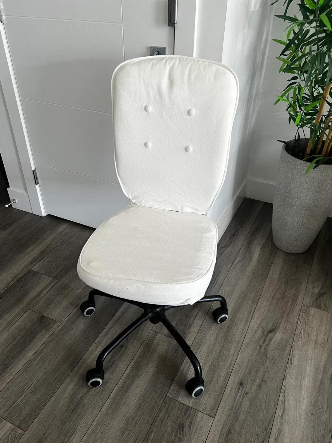 Desk Chair image indicator(2)