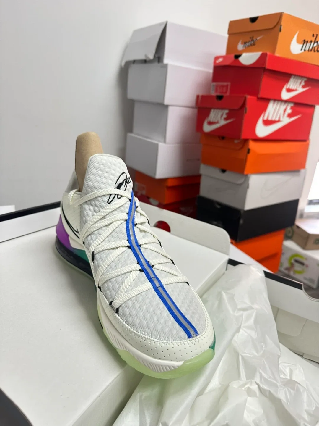 Nike LeBron XVII Low Size 12.5 image indicator(2)