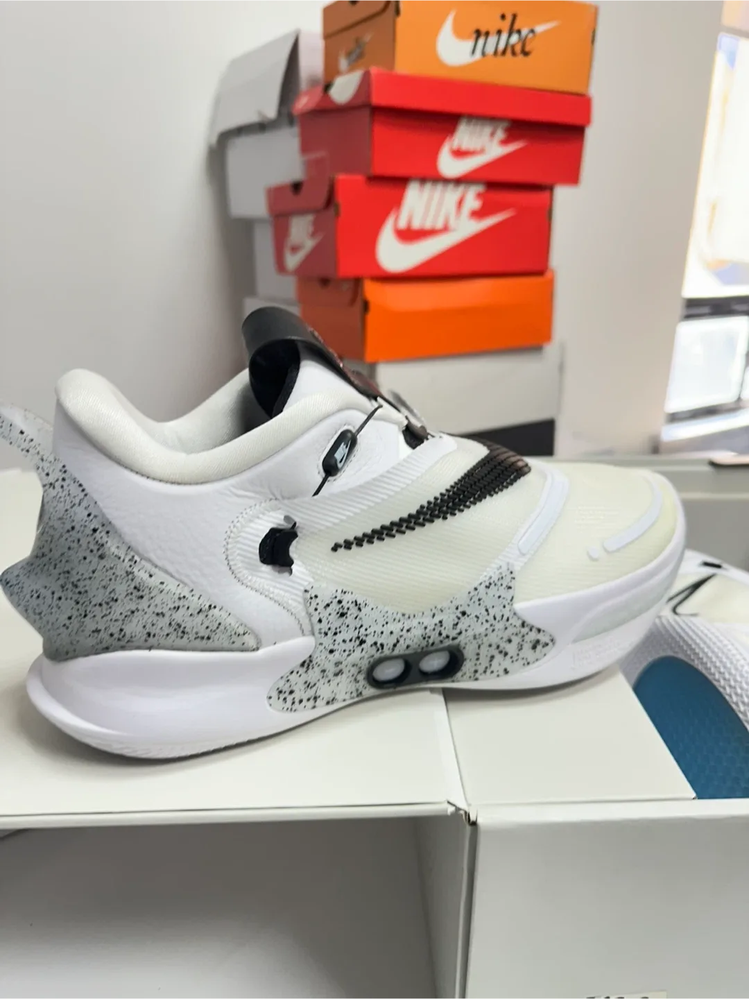 Nike Adapt BB 2.0 White/Black - Basketball Shoes image indicator(2)
