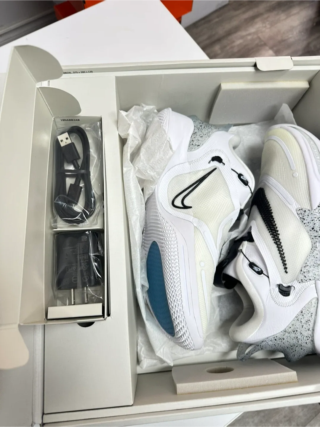 Nike Adapt BB 2.0 White/Black - Basketball Shoes image indicator(6)