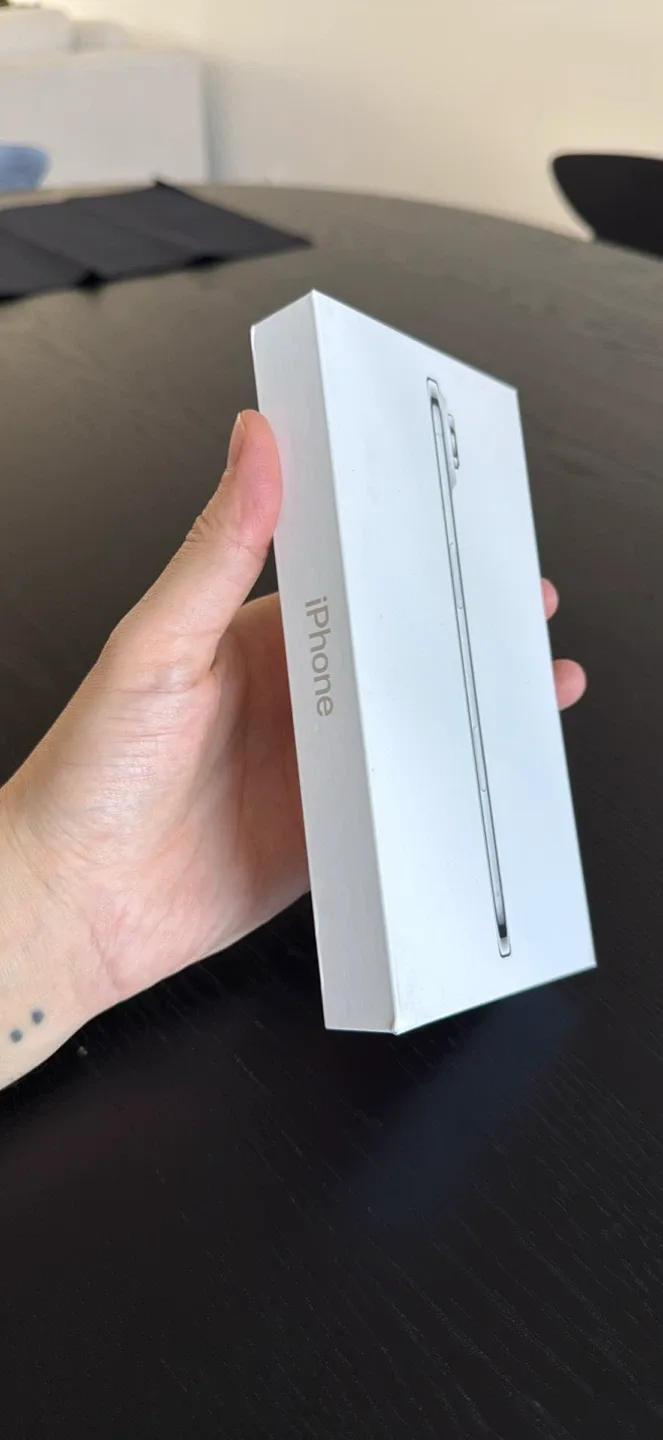 iPhone 17 Air in Box