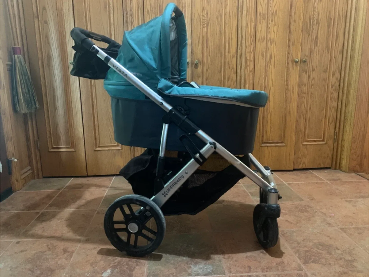 2013 Uppababy stroller with bassinet and rumble seat image indicator(6)