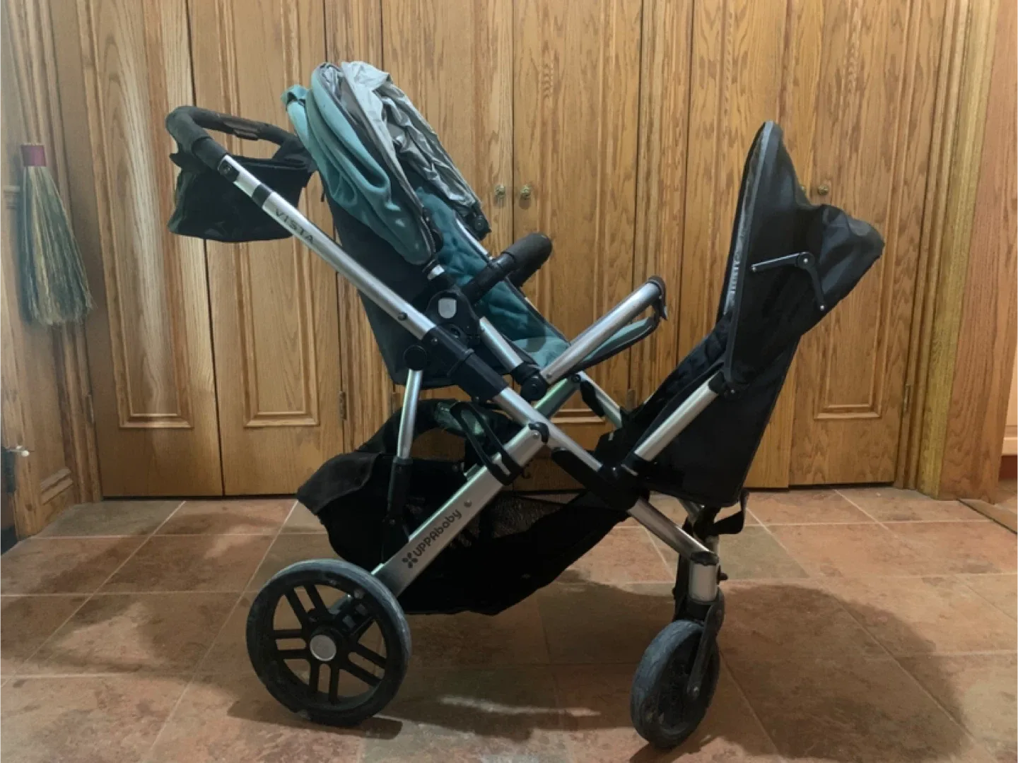 2013 Uppababy stroller with bassinet and rumble seat image indicator(4)