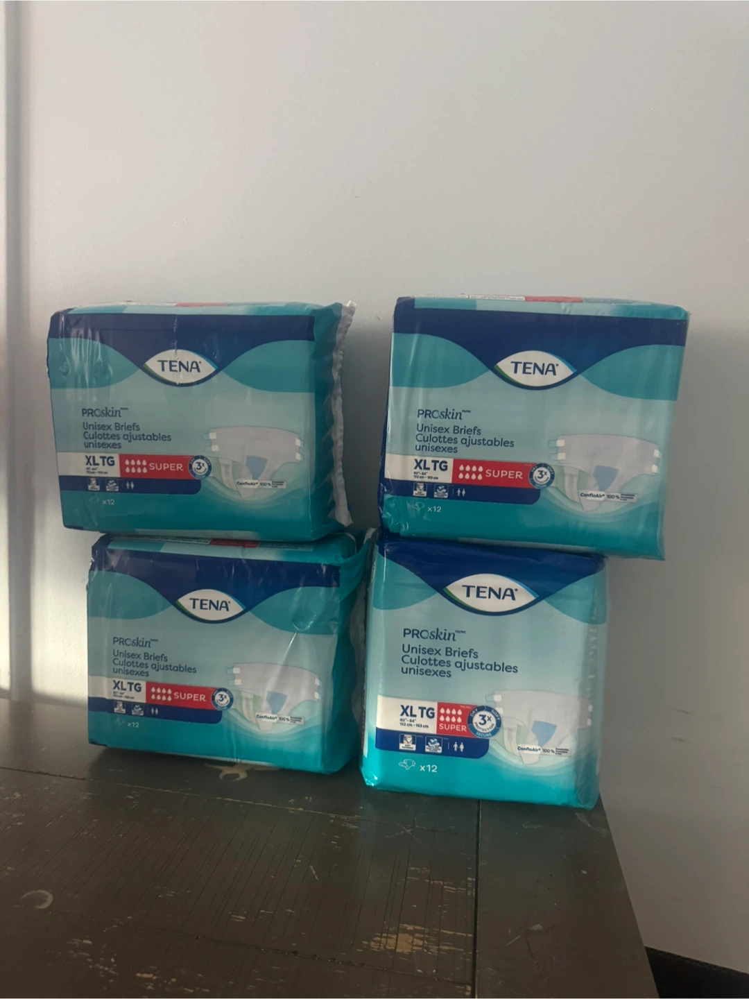 Tena 8 bags of 12 pieces +1 box of 84 pieces