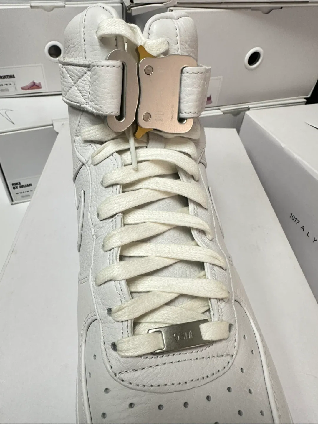 Nike Air Force 1 High 07 x 1017 ALYX 9SM White Mettalic Silver image indicator(2)