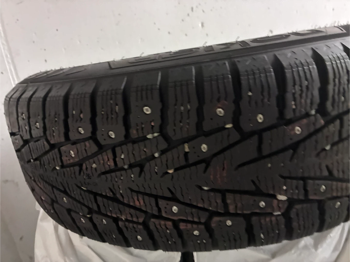 Set of 4 Studded Winter Tires and rims - photo 4