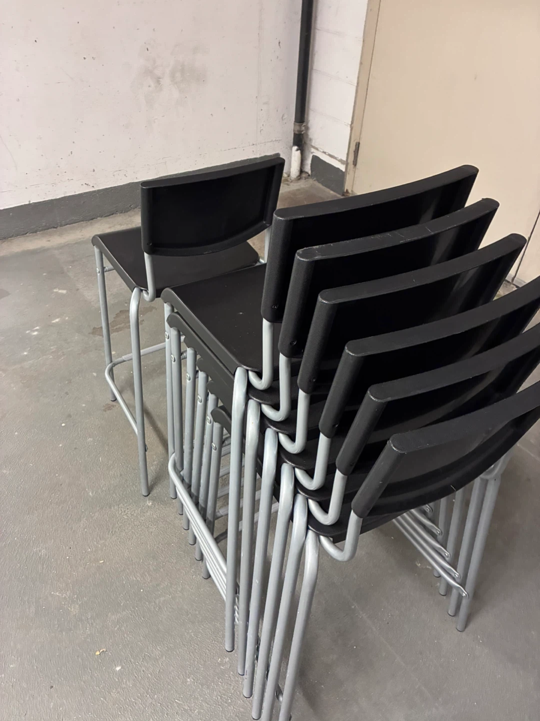 Stackable Black Chairs - Set of 5 - photo 2