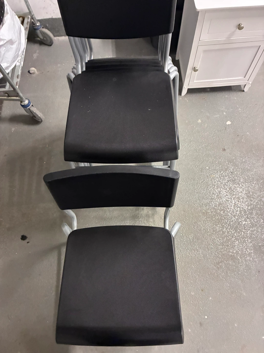 Stackable Black Chairs - Set of 5 - photo 5