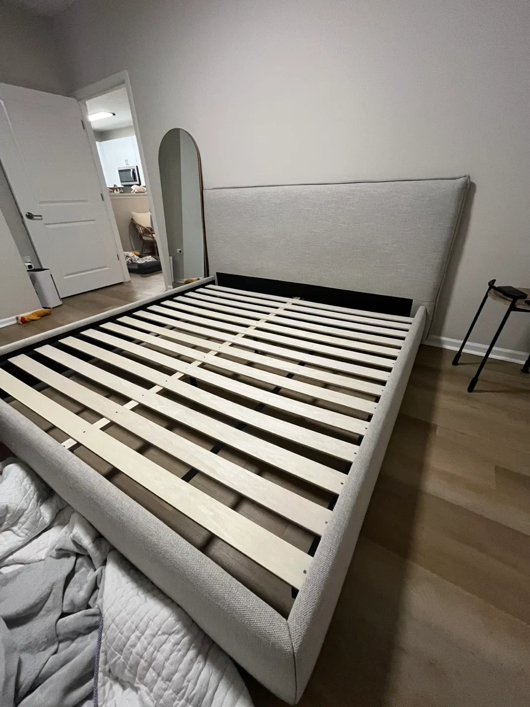 King Upholstered Bed Frame - Light Gray image indicator(3)