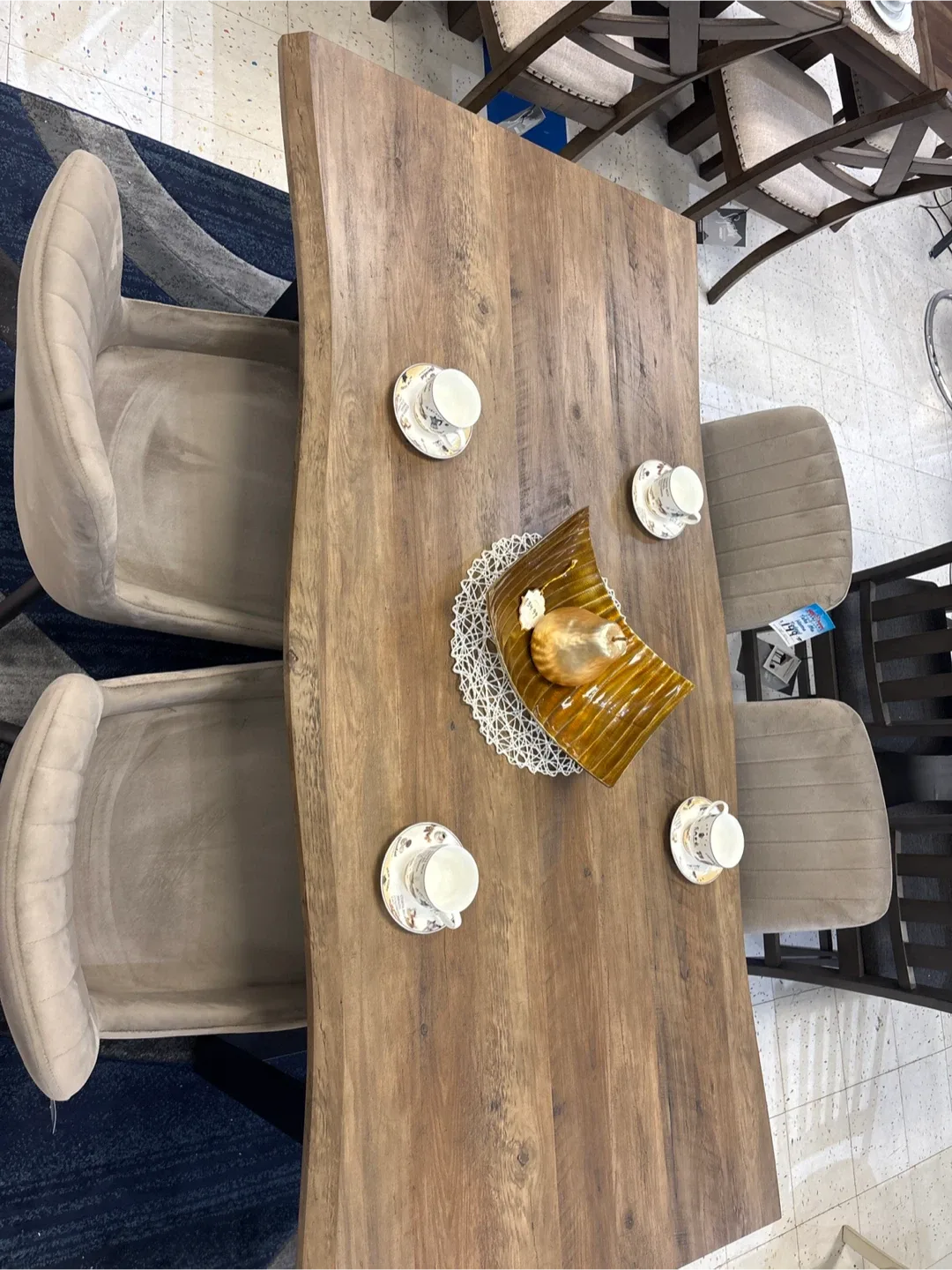 Dining Table with 6 Chairs image indicator(3)