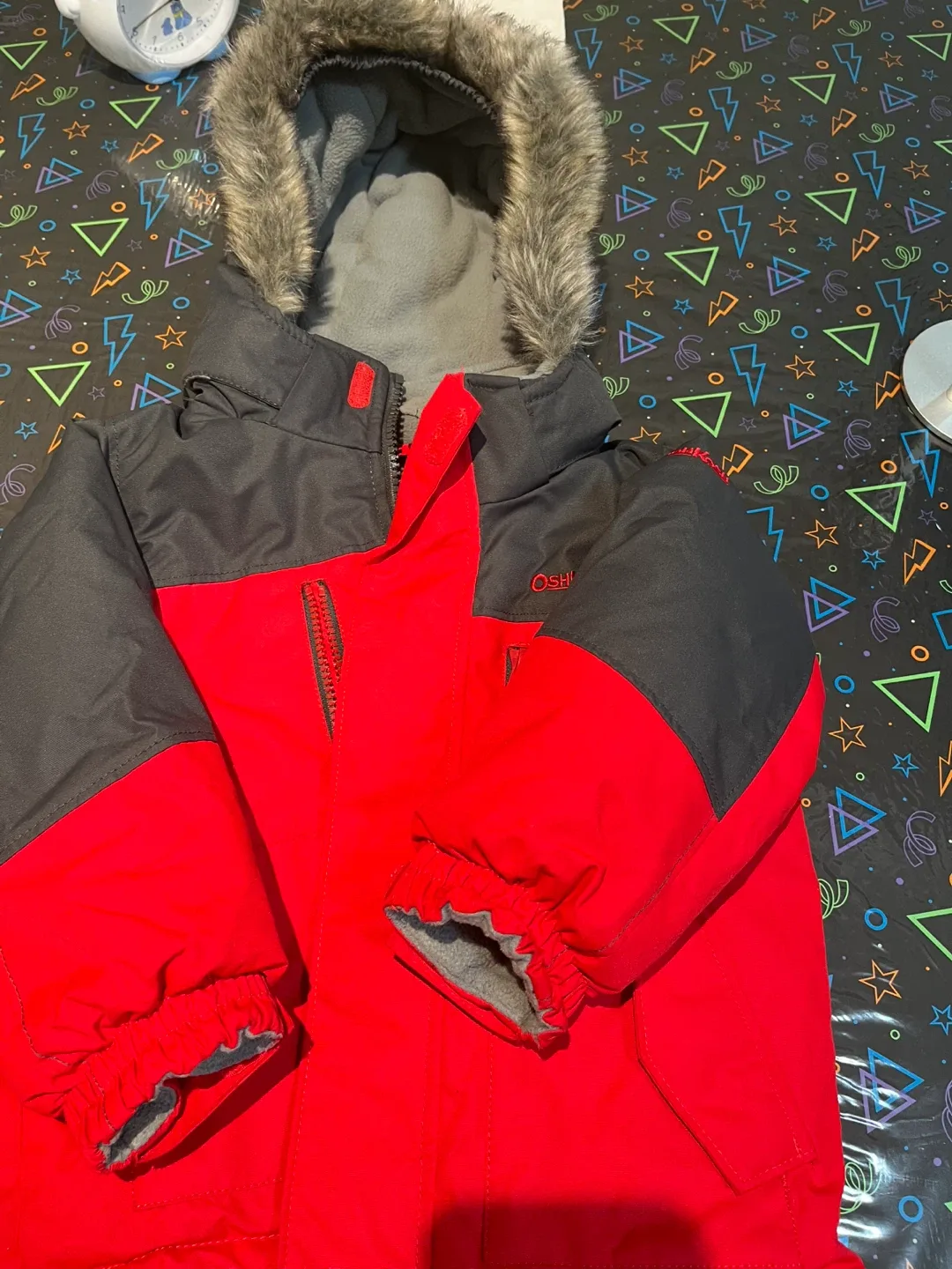 OshKosh B'gosh Red & Black Winter jacket(3T) image indicator(5)