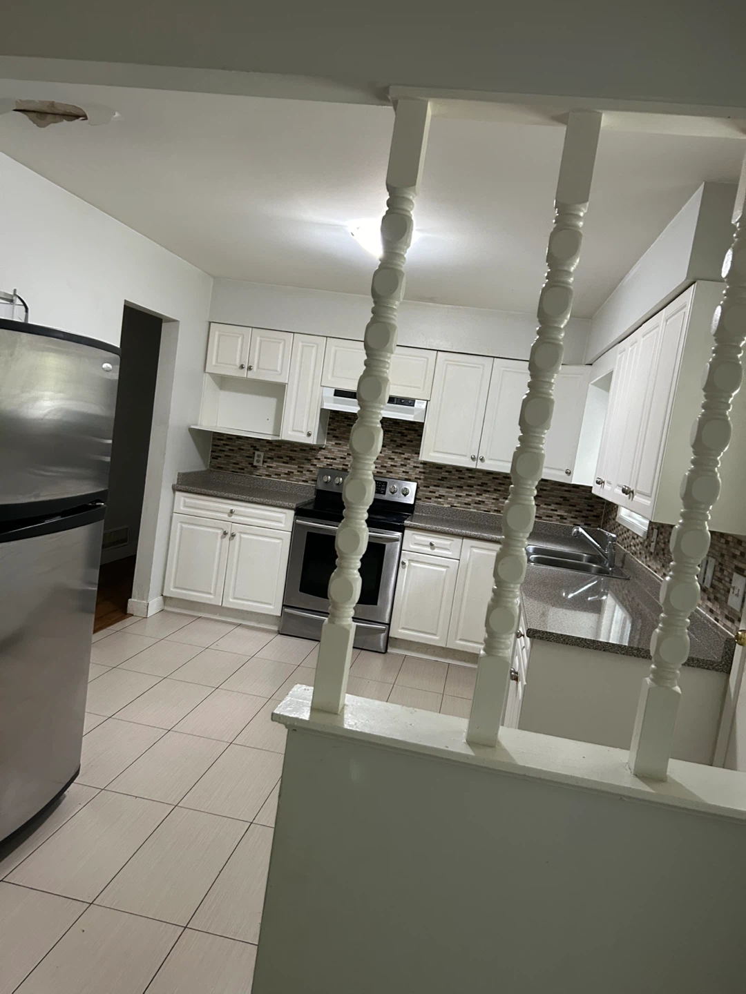 3 bedroom and 1and half washroom house for rent - photo 2